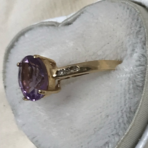10k Solid Yellow Gold Oval Genuine Amethyst Ring Size 6.5 - Picture 3 of 12